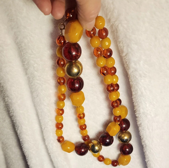 Vintage Retro Lucite‎ bead necklace - Picture 9 of 11